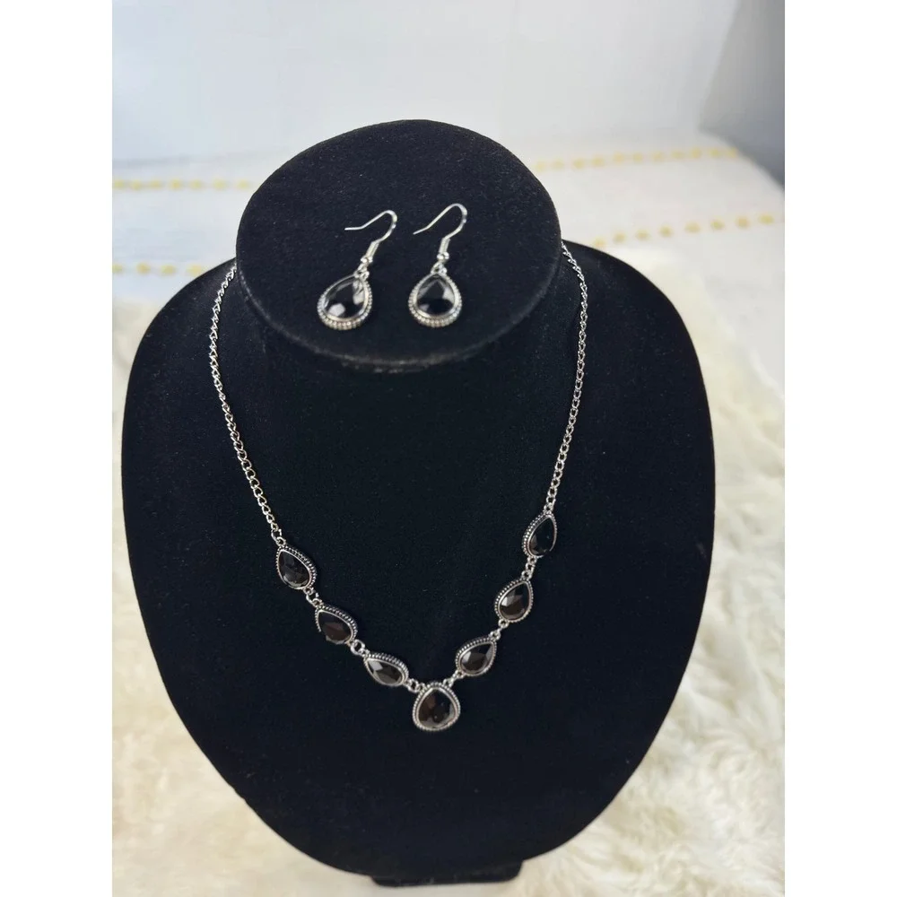 Black Teardrop Crystal Necklace and Earring‎ Set Silver Tone Bib Statement